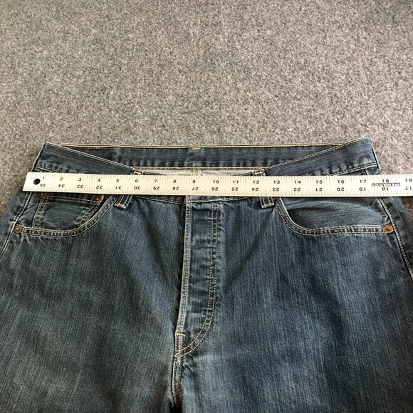 Vintage Levis 501 Jeans Mens 34x34 Blue Medium Wash Cotton Straight Button Fly - Picture 6 of 13